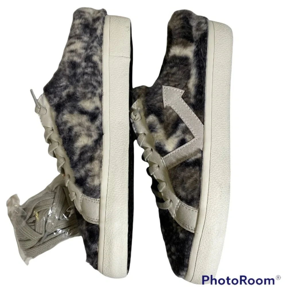 Vintage Havana Faux Fur Sneakers Slip On Sneakers Pewter Snake Women’s Size 7.5